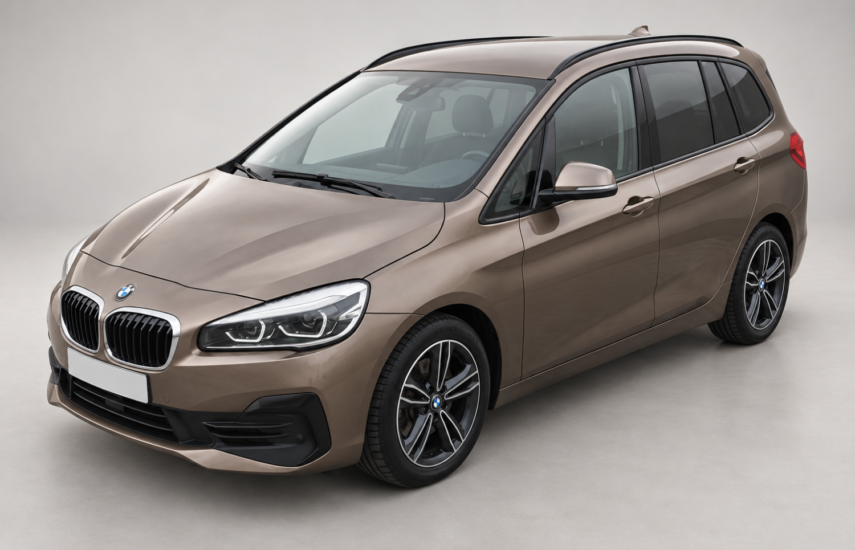 Бежевый BMW Gran Tourer с рейлингами, вид спереди и сбоку.