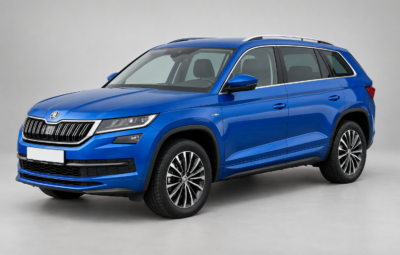 Синий кроссовер Škoda Kodiaq с рейлингами, вид спереди и сбоку.