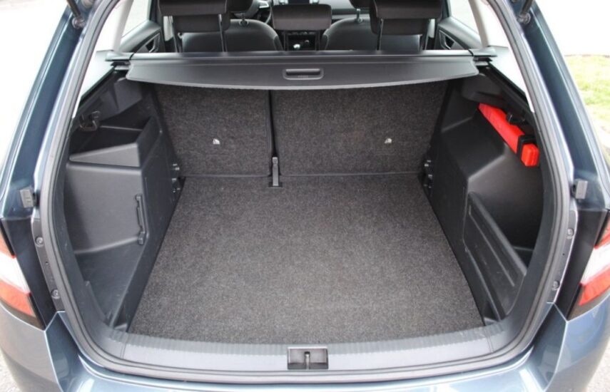 Skoda FABIA — AT