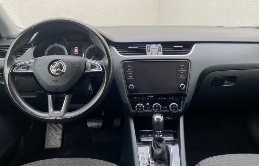 Skoda OCTAVIA — AT