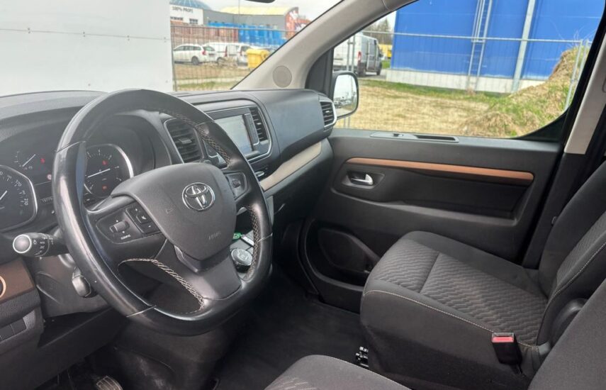Toyota PROACE — AT